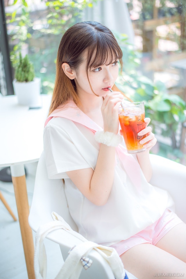 “一个可以让你永远闭嘴的地方。”孟达看了看周围，四下无人，嘴角不禁牵起一抹冷笑，眼中带着淡淡的不屑。